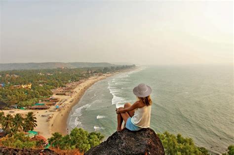 10 Places to Stay Near Calangute Beach .